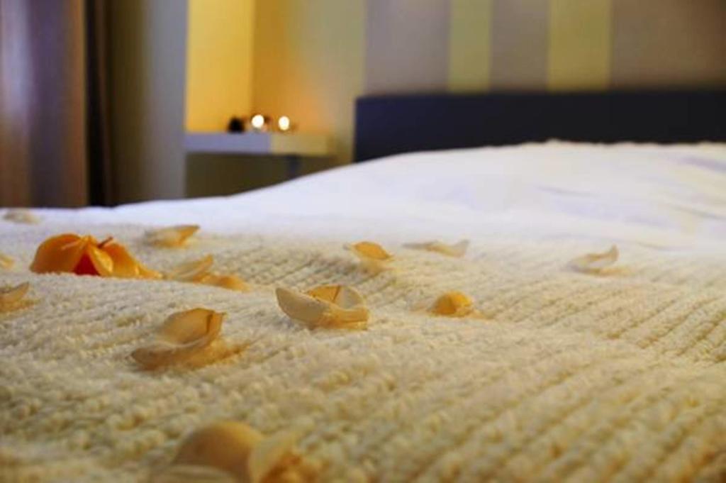 Romantic Apartment On Rynok Square With Air-Conditioning Львов Номер фото