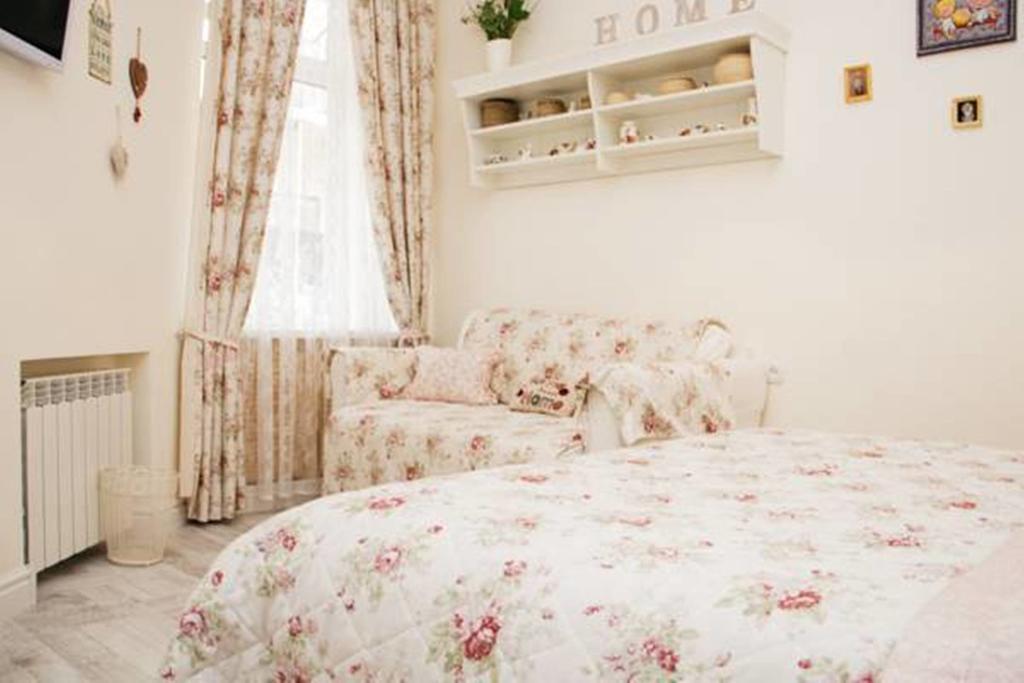 Romantic Apartment On Rynok Square With Air-Conditioning Львов Номер фото