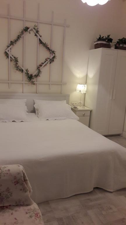 Romantic Apartment On Rynok Square With Air-Conditioning Львов Экстерьер фото